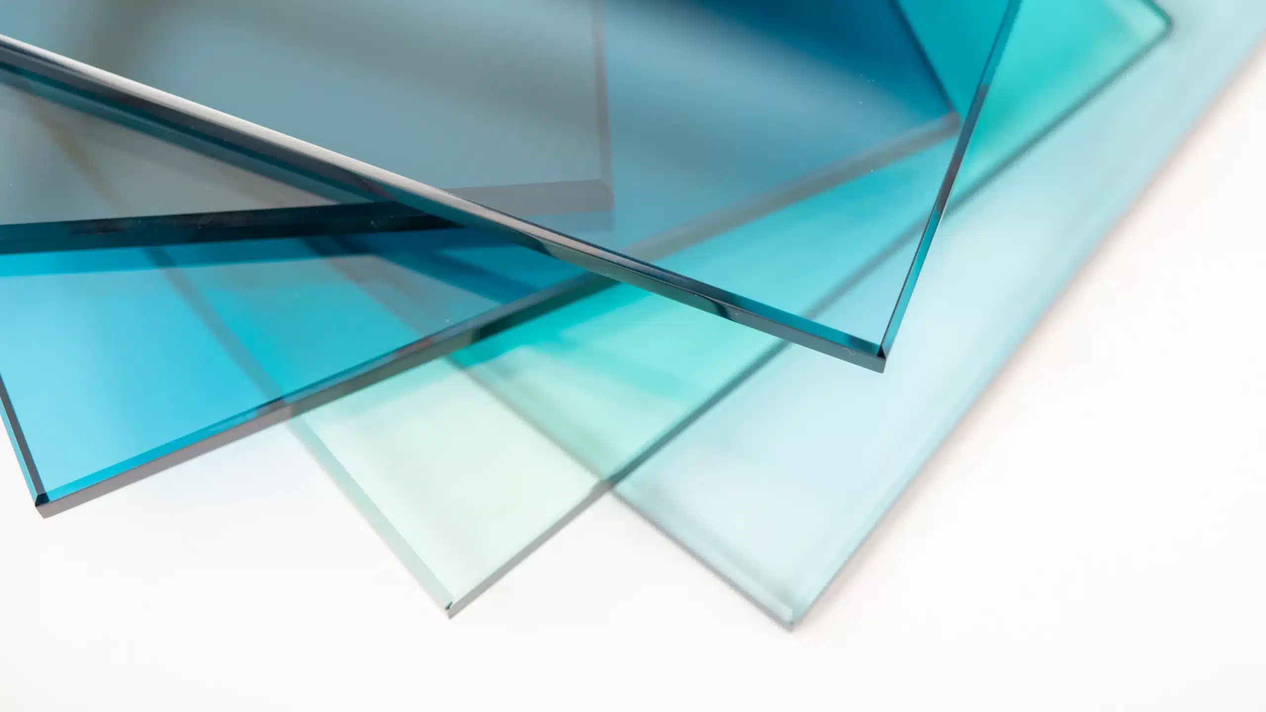 Vidro laminado: o que é e como traz mais segurança